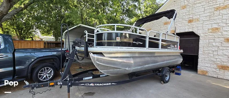 Slide: The Image of Sun Tracker Bass Buggy 16 XL 2022 - 16610283