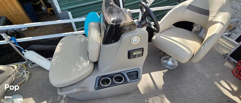Slide: The Image of Sun Tracker Bass Buggy 16 XL 2022 - 16610311