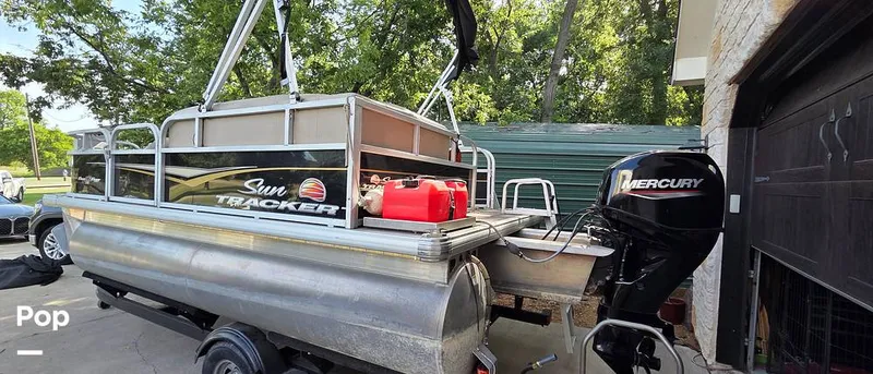 Slide: The Image of Sun Tracker Bass Buggy 16 XL 2022 - 16610300