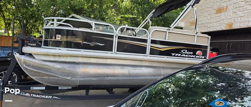 Slide: The Image of Sun Tracker Bass Buggy 16 XL 2022 - 16610304
