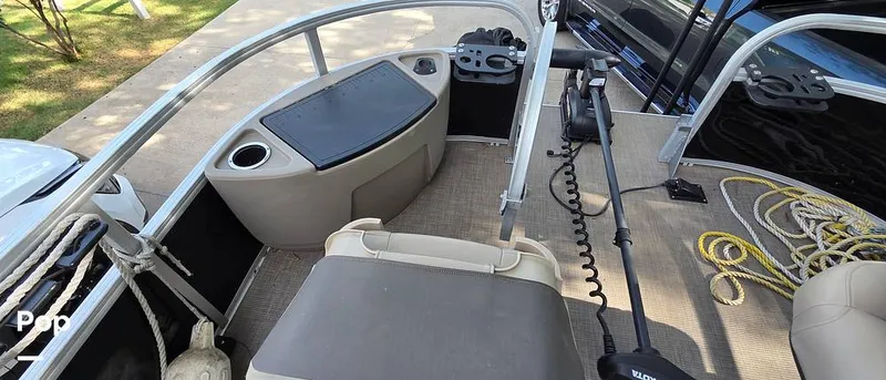 Slide: The Image of Sun Tracker Bass Buggy 16 XL 2022 - 16610330
