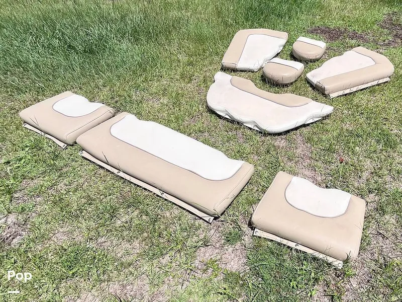 Slide: The Image of Seating Cushions - 16592204