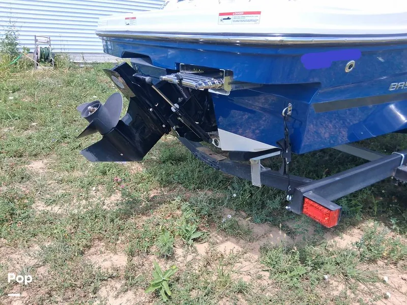 Slide: The Image of Bayliner VR4 2023 - 16601303