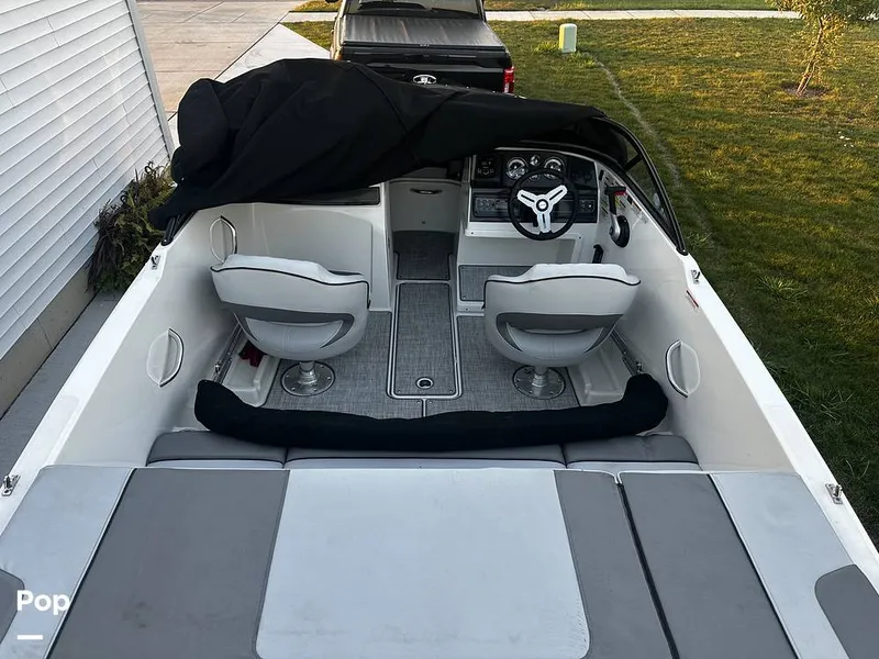 Slide: The Image of Bayliner VR4 2023 - 16575050