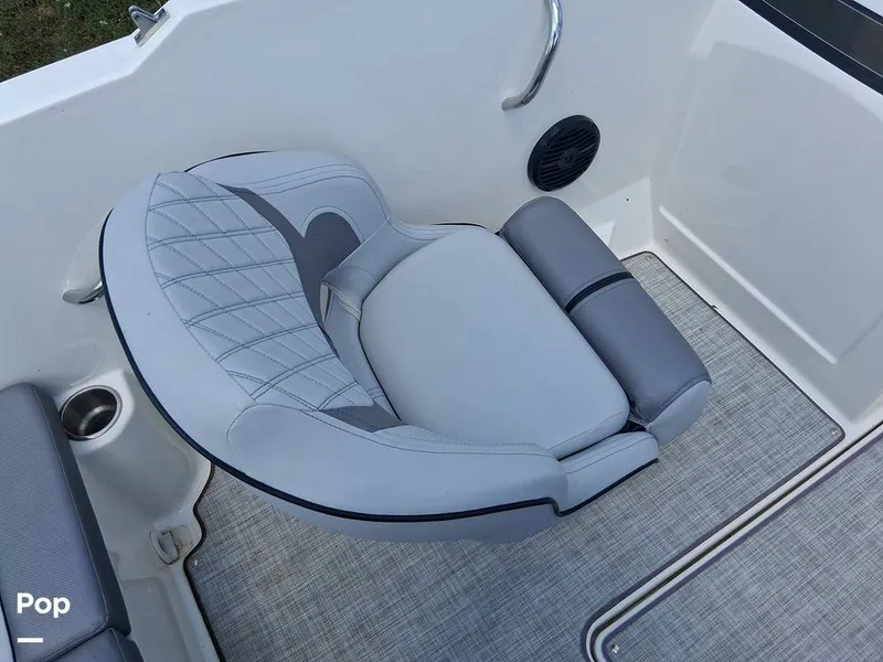 Slide: The Image of Bayliner VR4 2023 - 16601328