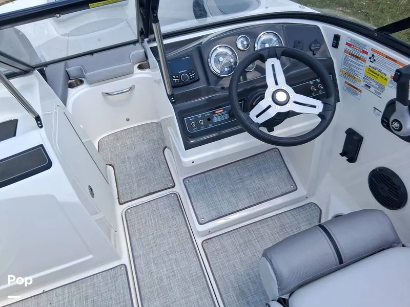 Slide: The Image of Bayliner VR4 2023 - 16601330