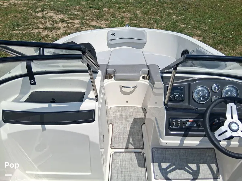 Slide: The Image of Bayliner VR4 2023 - 16601340