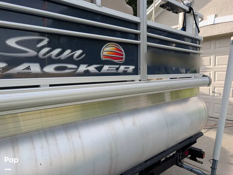 Slide: The Image of Tracker Sun Tracker Fishin Barge 20 DLX 2023 - 16640999