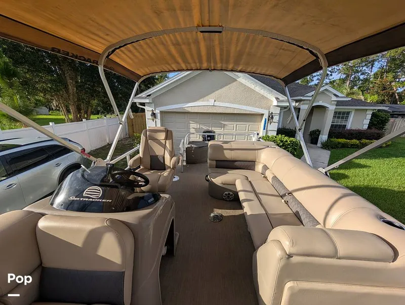 Slide: The Image of Tracker Sun Tracker Fishin Barge 20 DLX 2023 - 16641114