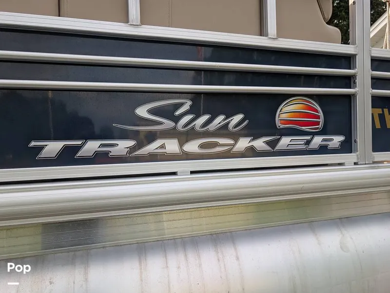 Slide: The Image of Tracker Sun Tracker Fishin Barge 20 DLX 2023 - 16640997