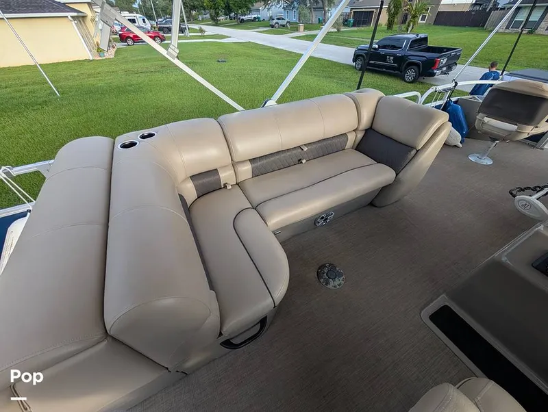 Slide: The Image of Tracker Sun Tracker Fishin Barge 20 DLX 2023 - 16640948