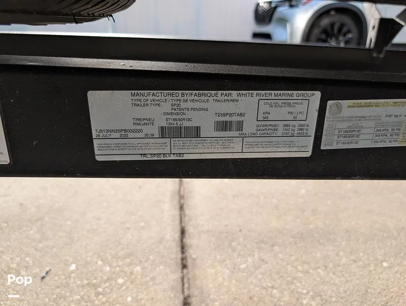 Slide: The Image of Tracker Sun Tracker Fishin Barge 20 DLX 2023 - 16641121