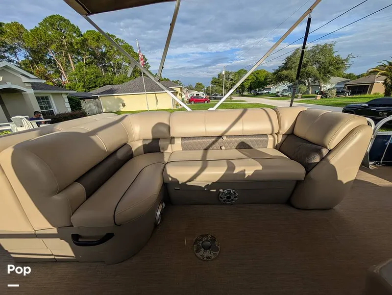 Slide: The Image of Tracker Sun Tracker Fishin Barge 20 DLX 2023 - 16641093