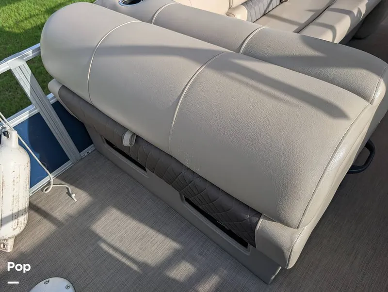 Slide: The Image of Tracker Sun Tracker Fishin Barge 20 DLX 2023 - 16641079