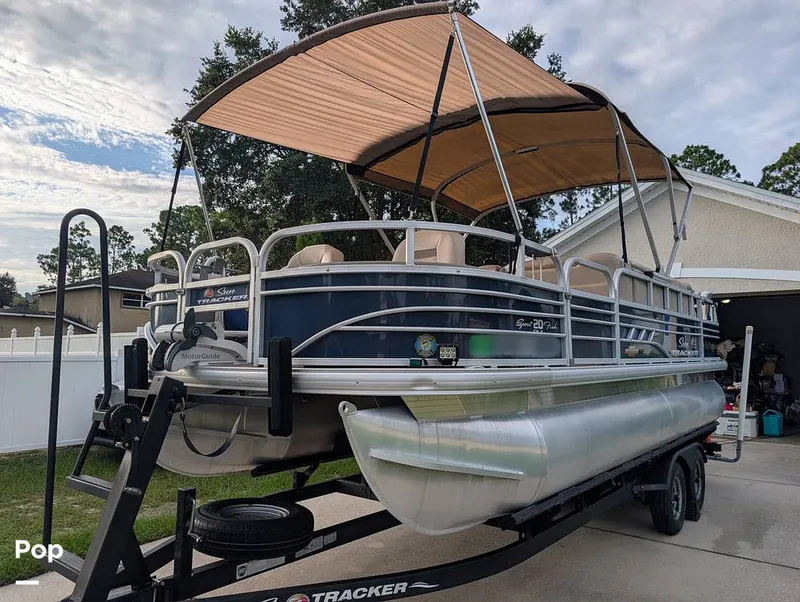 The Image of Tracker Sun Tracker Fishin Barge 20 DLX 2023 - 16640862