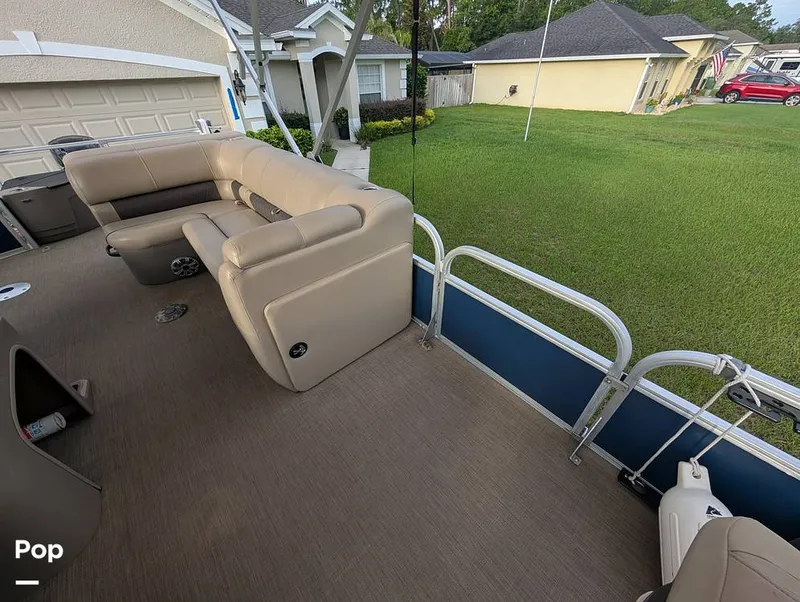Slide: The Image of Tracker Sun Tracker Fishin Barge 20 DLX 2023 - 16640962