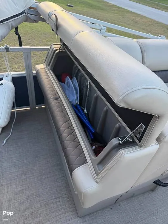 Slide: The Image of Tracker Sun Tracker Fishin Barge 20 DLX 2023 - 16601272