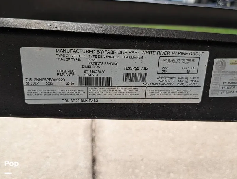 Slide: The Image of Tracker Sun Tracker Fishin Barge 20 DLX 2023 - 16641122