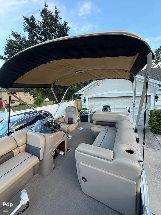 Slide: The Image of Tracker Sun Tracker Fishin Barge 20 DLX 2023 - 16601267