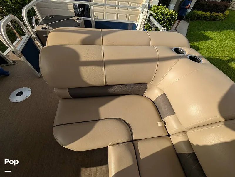 Slide: The Image of Tracker Sun Tracker Fishin Barge 20 DLX 2023 - 16641094