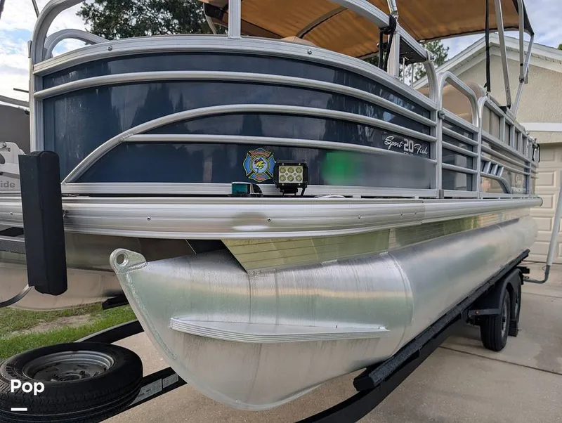 Slide: The Image of Tracker Sun Tracker Fishin Barge 20 DLX 2023 - 16640990