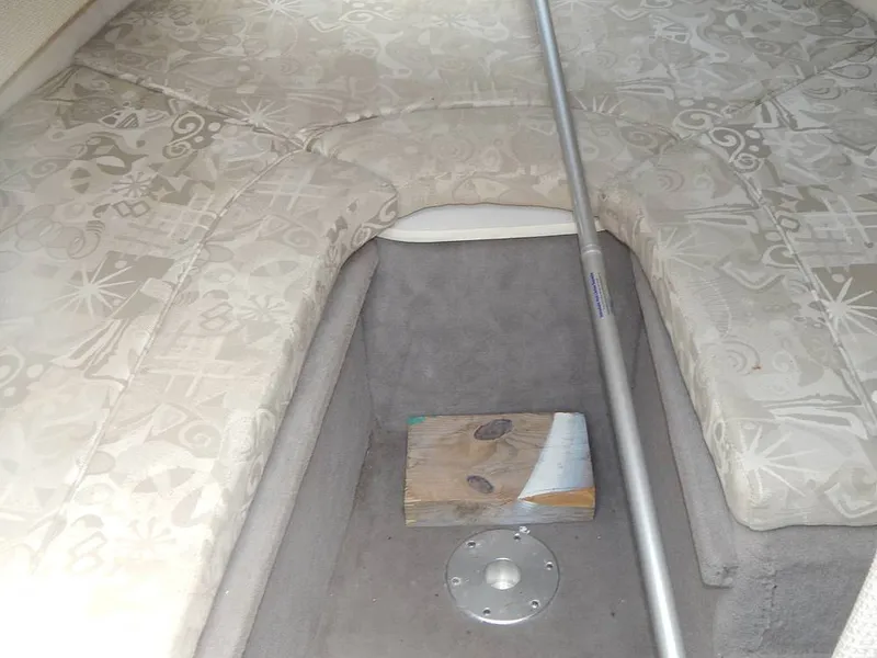 Slide: The Image of Sea Ray 240 Sundeck 2004 - 16573250
