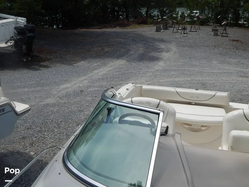 Slide: The Image of Sea Ray 240 Sundeck 2004 - 16573240