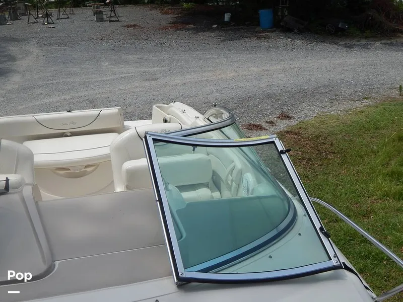 Slide: The Image of Sea Ray 240 Sundeck 2004 - 16573473