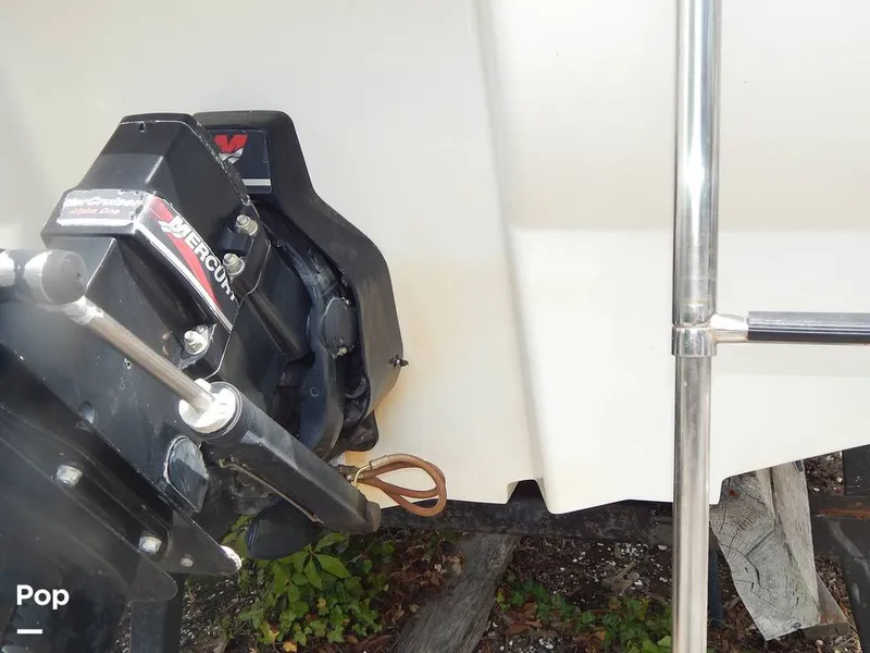 Slide: The Image of Sea Ray 240 Sundeck 2004 - 16573216