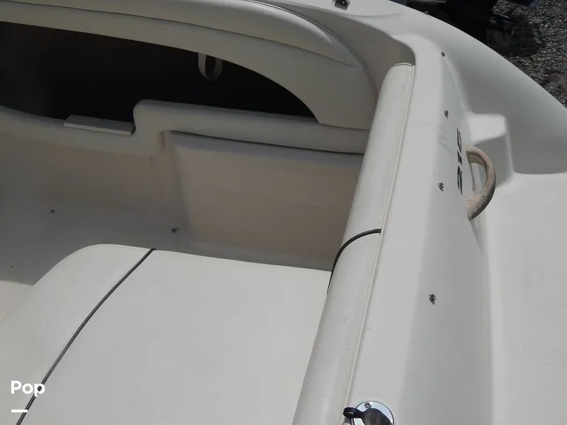 Slide: The Image of Sea Ray 240 Sundeck 2004 - 16573225