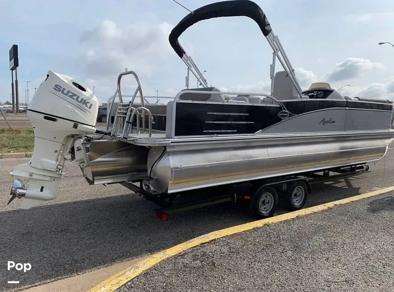 Slide: The Image of Avalon Catalina 2585 VRB 2019 - 16617562