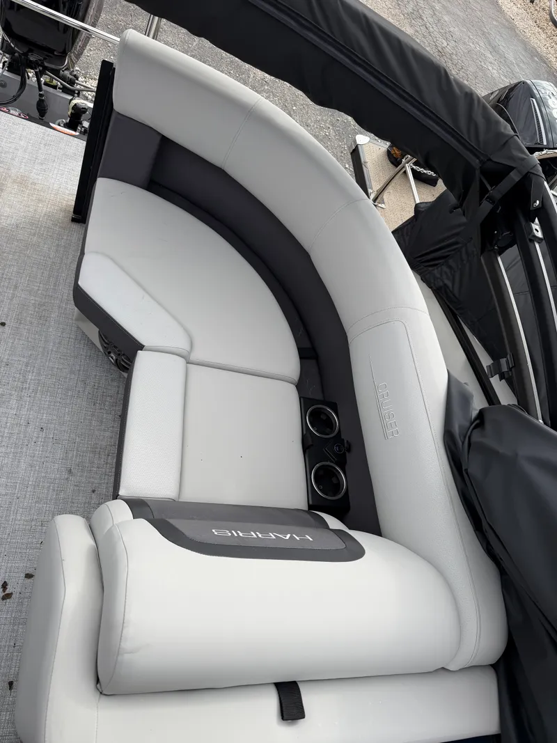 Slide: The Image of Harris 210 Cruiser 2025 - 7