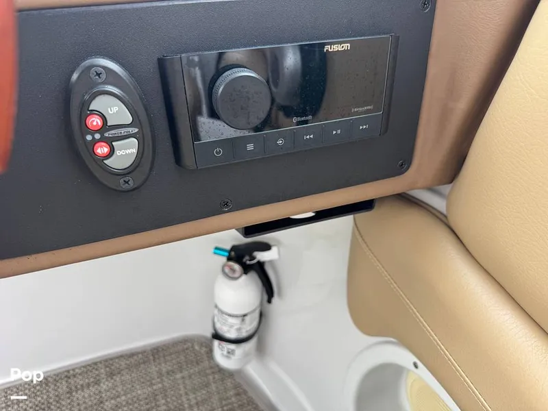Slide: The Image of Crownline Boats E4FS 2016 - 16626736