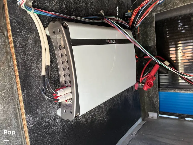 Slide: The Image of Crest RS Series 230 SLC 2022 - 16616083