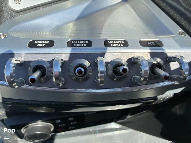 Slide: The Image of Crest RS Series 230 SLC 2022 - 16616060