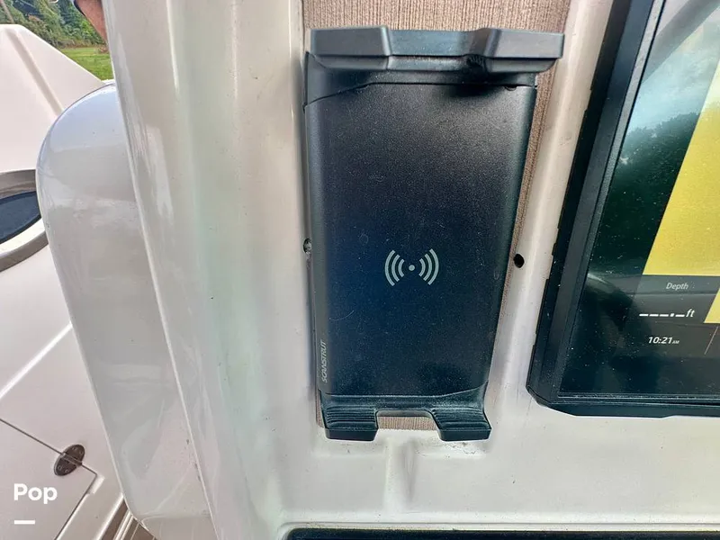 Slide: The Image of Phone Charger - 16601108