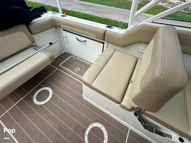 Slide: The Image of Sling Back Seat - 16601097