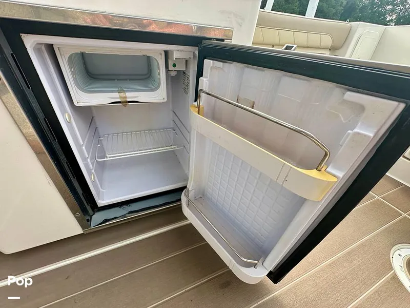 Slide: The Image of Fridge - Cockpit - 16601119