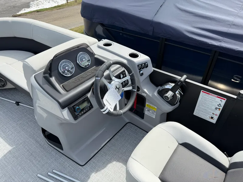 Slide: The Image of Harris 210 Cruiser 2025 - 10