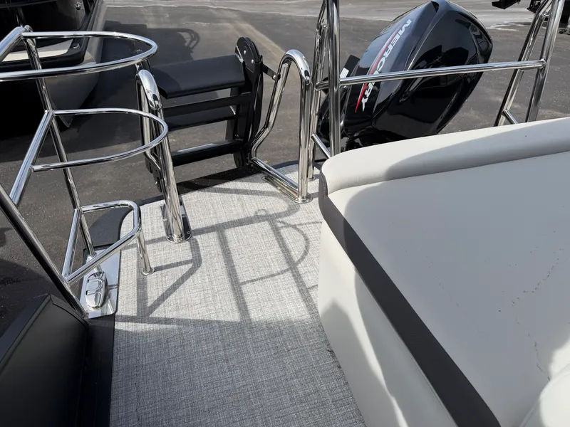 Slide: The Image of Harris 210 Cruiser 2025 - 15