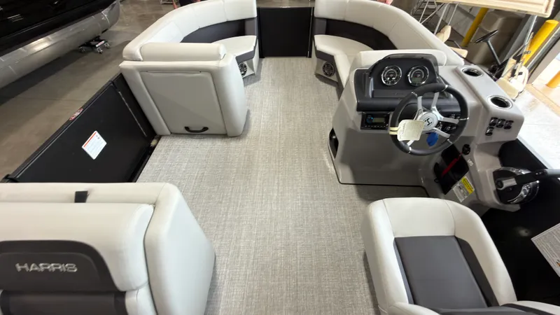 Slide: The Image of Harris 210 Cruiser 2025 - 26