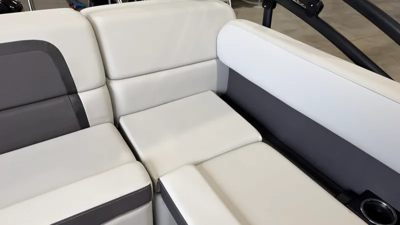 Slide: The Image of Harris 210 Cruiser 2025 - 37