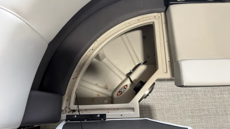 Slide: The Image of Harris 210 Cruiser 2025 - 21