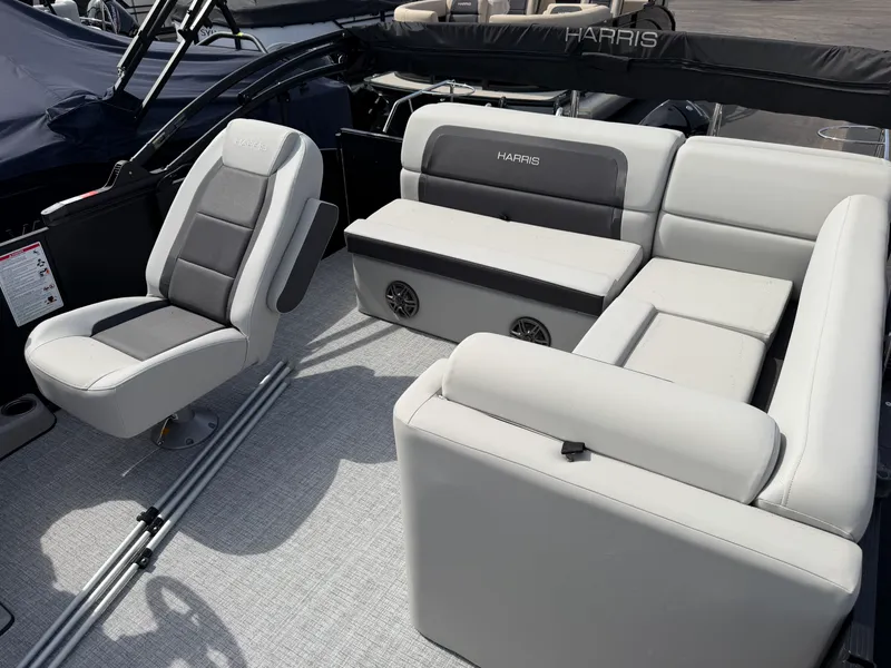 Slide: The Image of Harris 210 Cruiser 2025 - 9