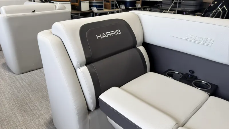 Slide: The Image of Harris 210 Cruiser 2025 - 18