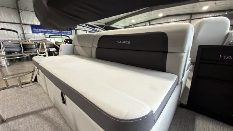 Slide: The Image of Harris 210 Cruiser 2025 - 52