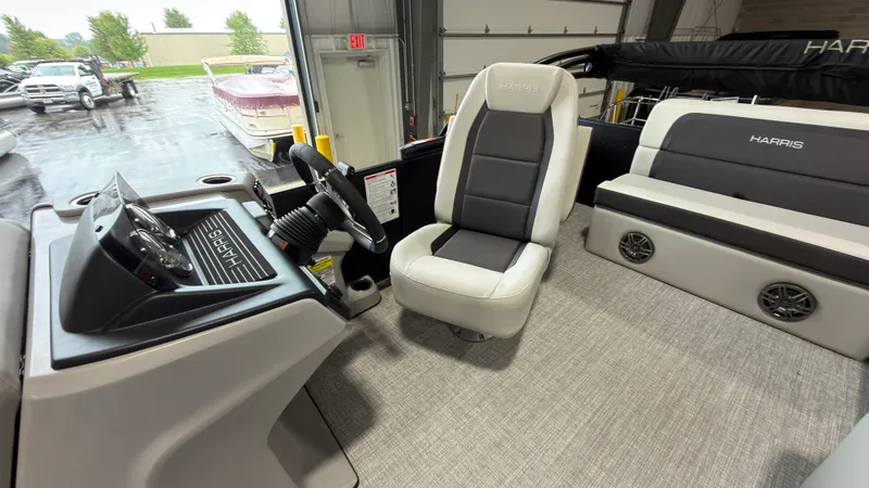 Slide: The Image of Harris 210 Cruiser 2025 - 51