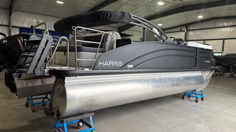 Slide: The Image of Harris 210 Cruiser 2025 - 2