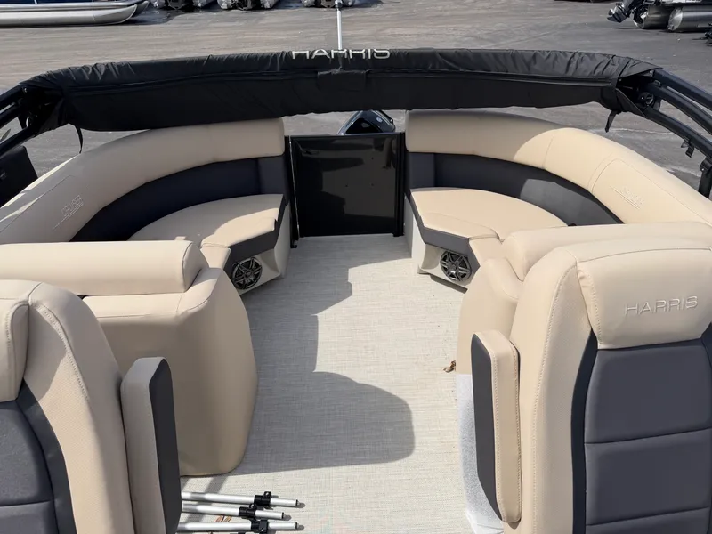 Slide: The Image of Harris 210 Cruiser 2025 - 15