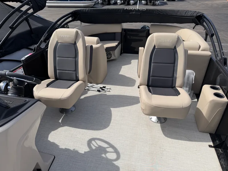 Slide: The Image of Harris 210 Cruiser 2025 - 9